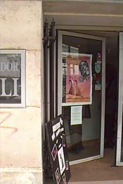 puerta del museo
