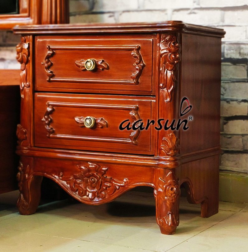 Classical Semi Poster Bed view 6