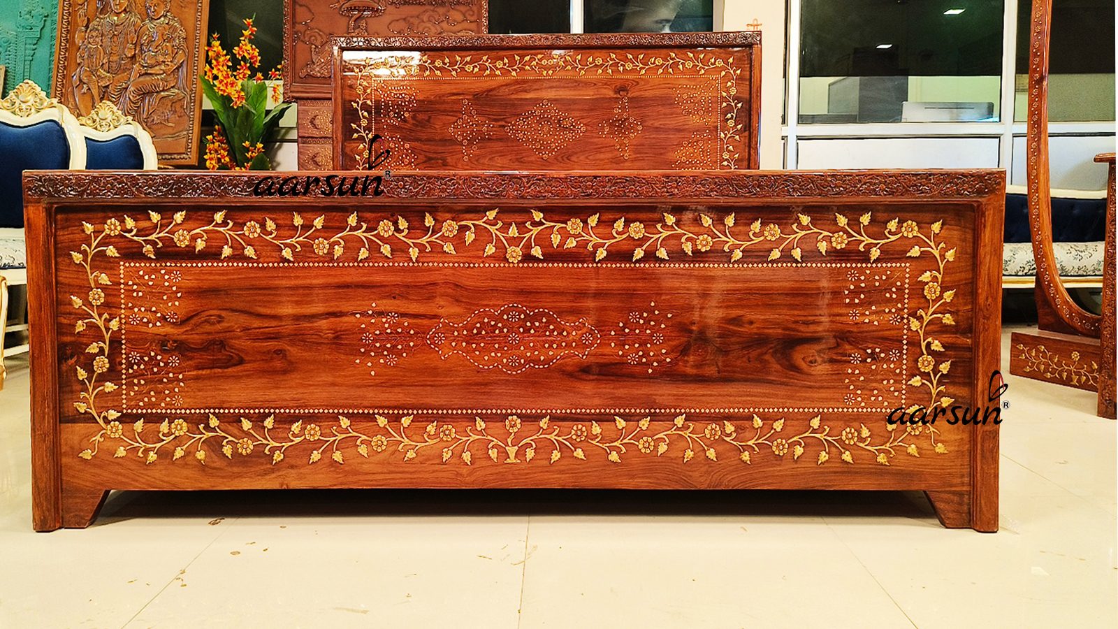 King Size Sheesham Wood Bed NT-038