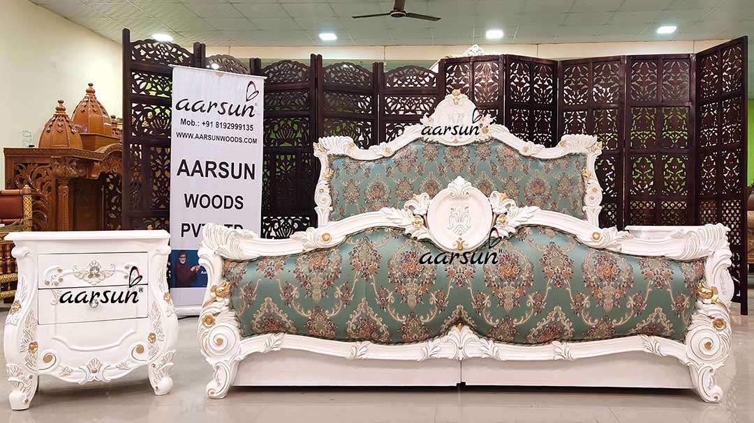 Luxurious Italian Bedroom Set in White & Gold Highlights YT-595 view 3