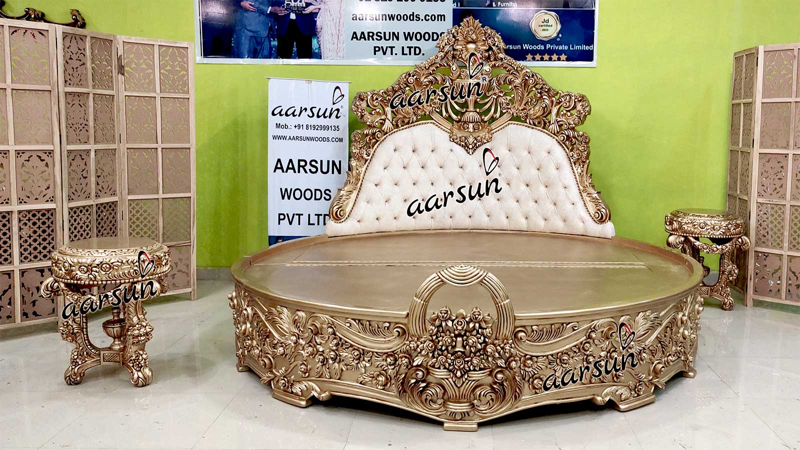 Royal Carved Round Bed in Antique Gold YT-622 view 5