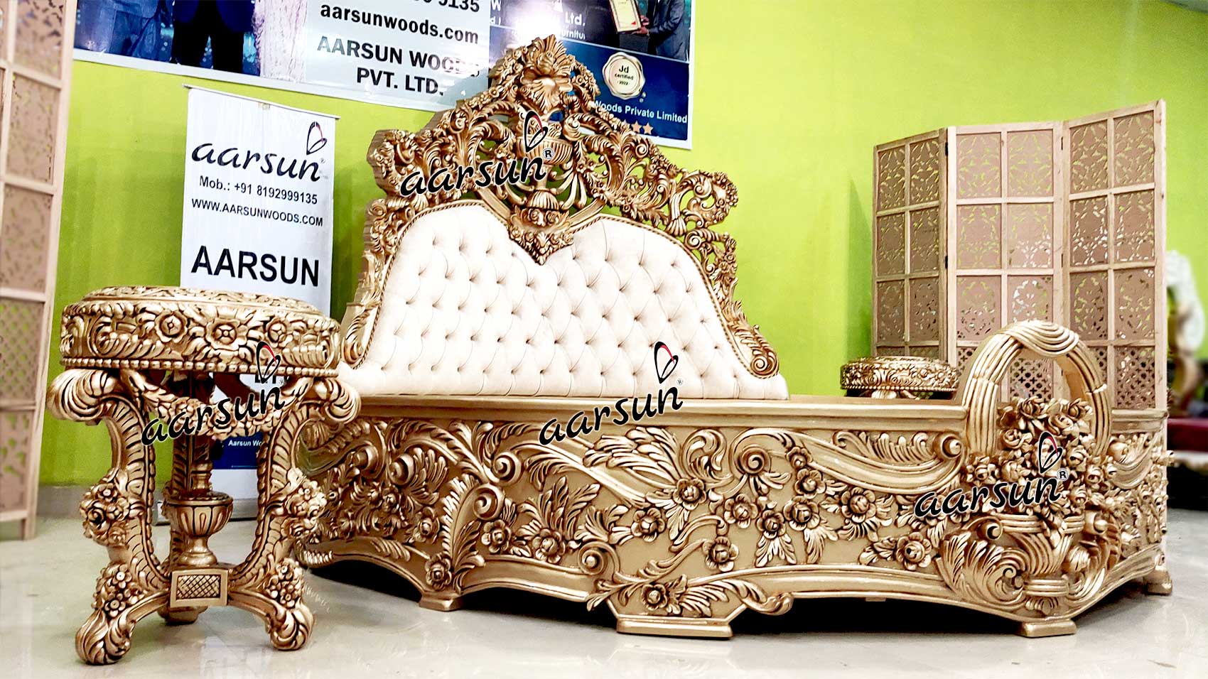 Royal Carved Round Bed in Antique Gold YT-622 view 6