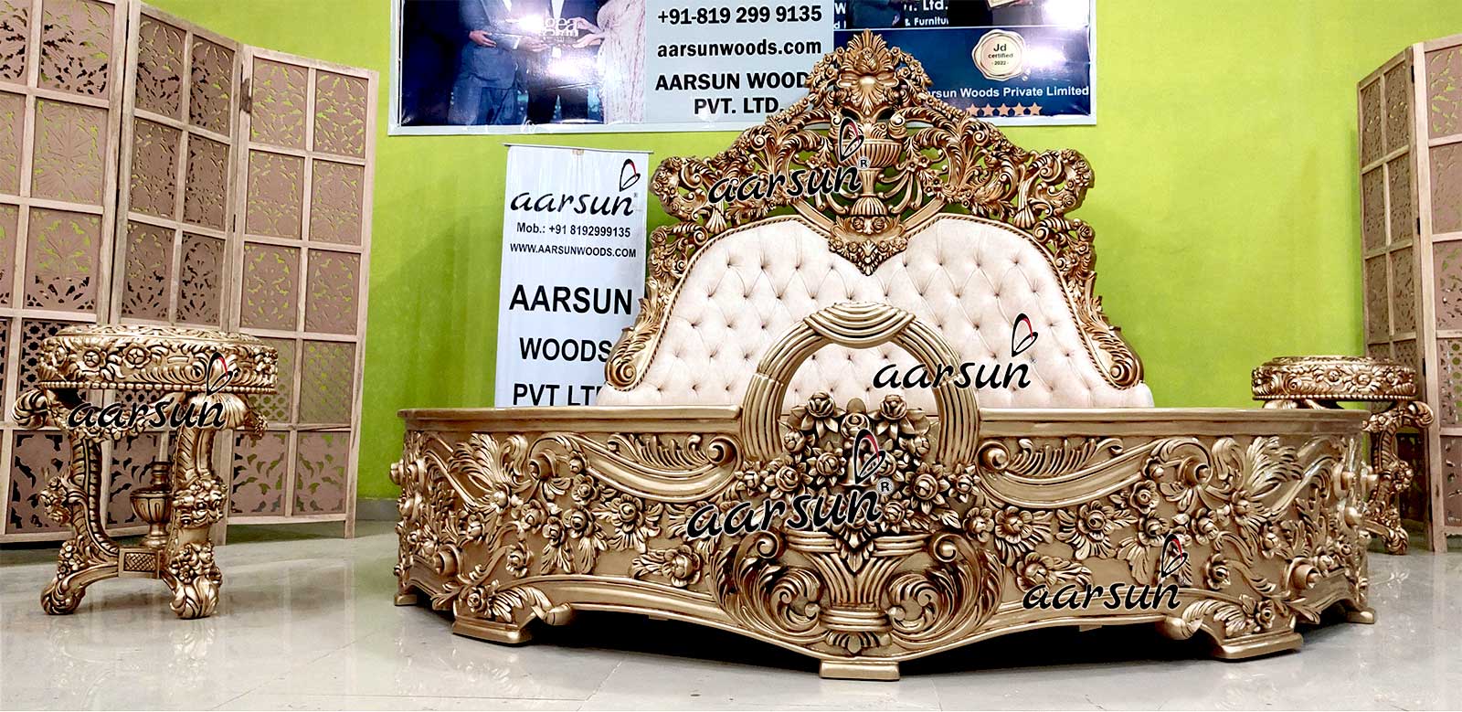 Royal Carved Round Bed in Antique Gold YT-622 view 7