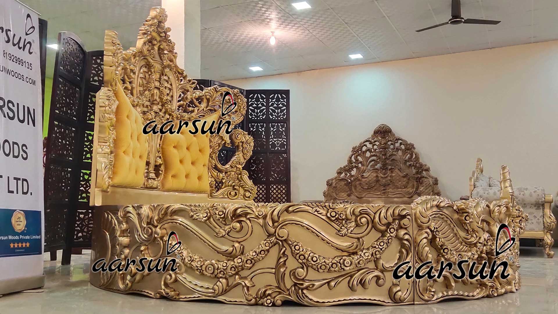 Ultra Luxurious Round Bed in Gold YT-584 view 4