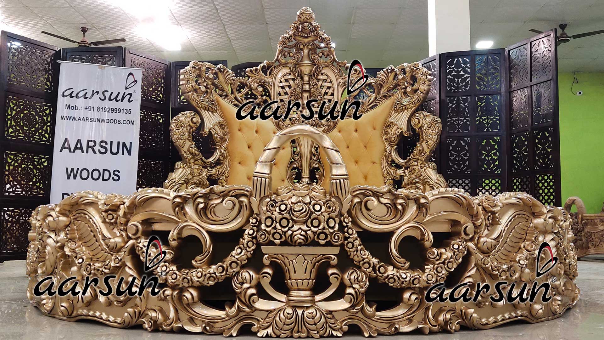 Ultra Luxurious Round Bed in Gold YT-584 view 5