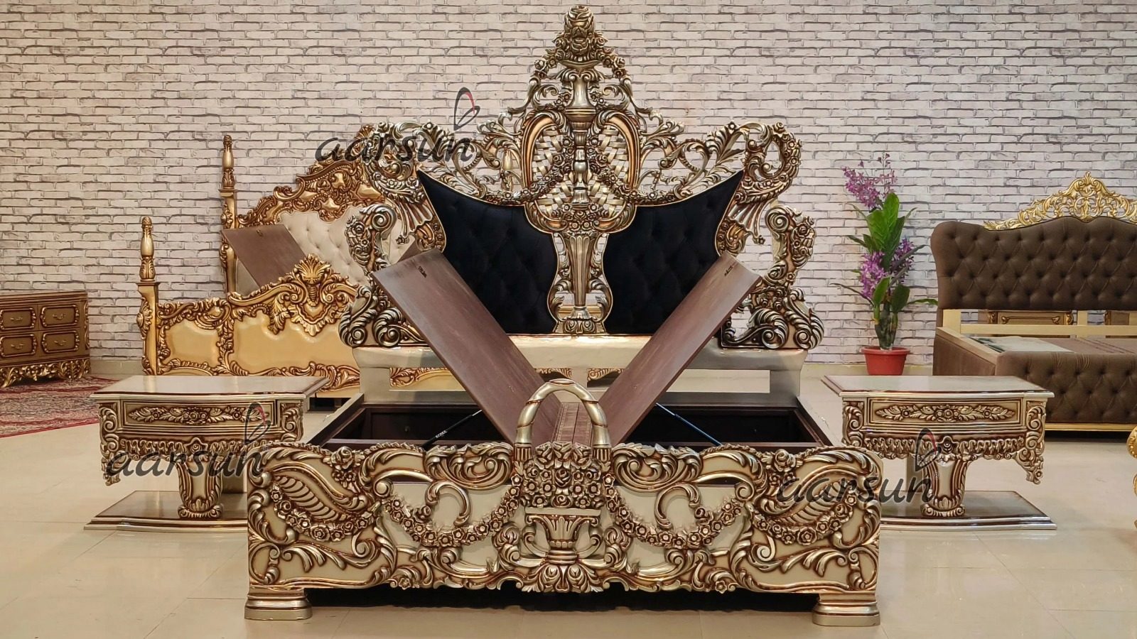 Wooden Heavy Carved Royal Bed Design
