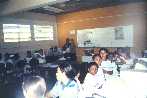 Atividades com alunos no laborat�rio