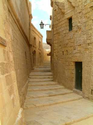 A crumbling street in the crumbling citadel