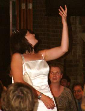 Tossing the posy 