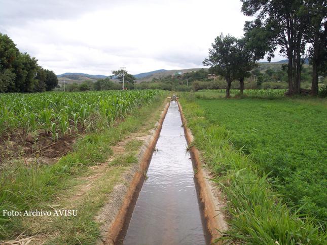 Canal de riego en Suchilquitongo.