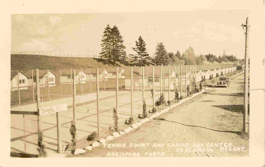 TennisCourtAndCabinsBayCenter.jpg
