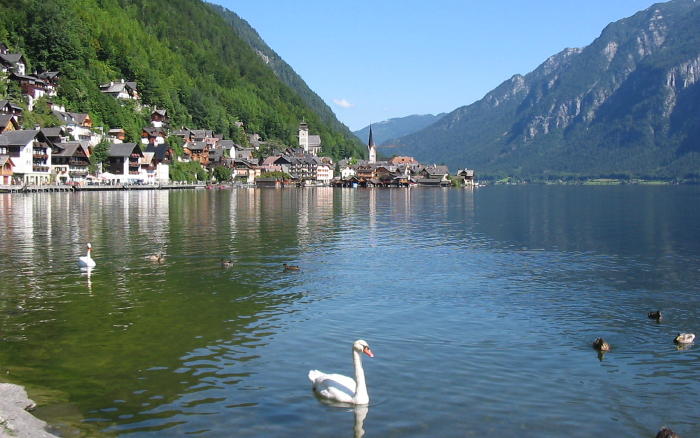 Hallstadt, where you fell like whispering its so quiet