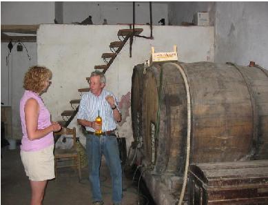 Fernando and Sandra talking shop