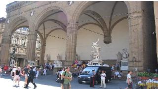 Uffizi Plaza