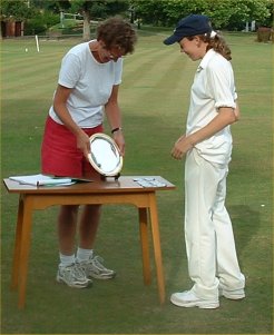 Berkshire collect their trophy - single wicket champions 03'