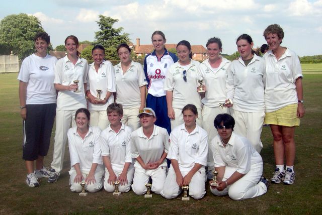 U15 team at hook with England Star Beth Morgan 