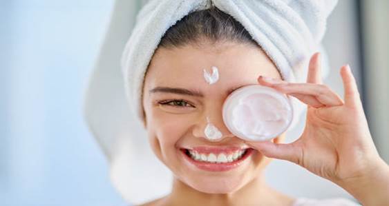 871,800+ Skin Care Stock Photos, Pictures & Royalty-Free Images - iStock |  Skin care products, Beauty, Natural skincare