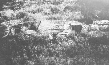 Eingang zu den Infanteriewohnstollen oberhalb der Pionierstollen am Westhang der Fumin-Schlucht, 1917