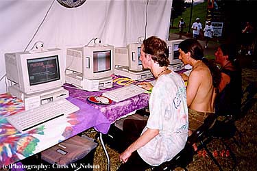 Heads Surfing In Cybertent-26 June'98