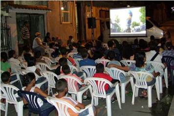 Descripci�n: http://www.elestenoticias.com/wp-content/uploads/2011/10/Cine-Cruz-del-Mamey-2-1.jpg