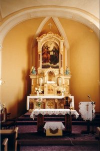 The main altar - a f�olt�r