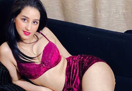 Housewife Sex Service in Gurgaon