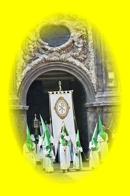 Salida del Estandarte Viernes Santo por la ma�ana.