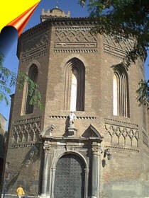 Portico de la Iglesia de la Magdalena.