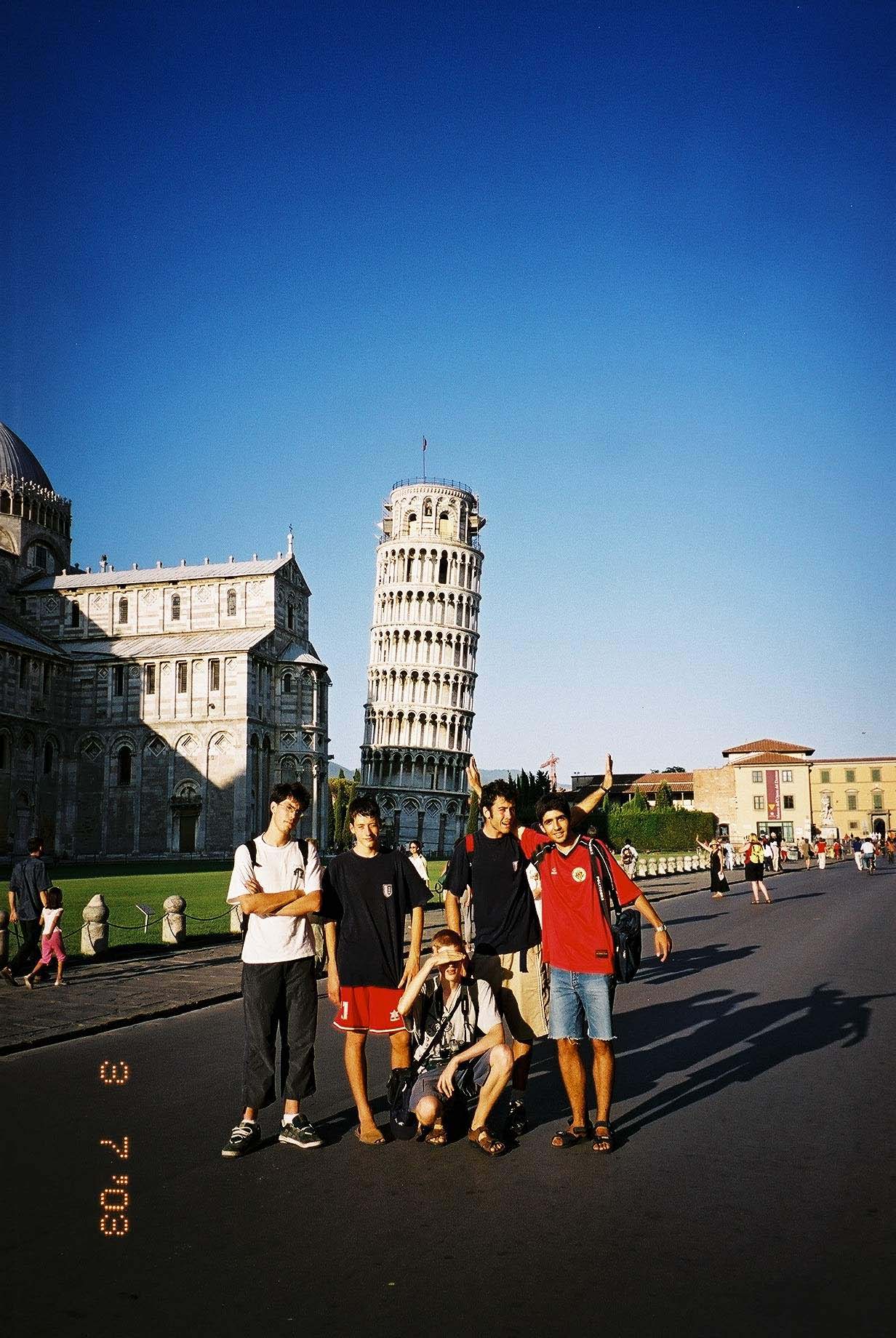 pisa.jpg (305126 bytes)