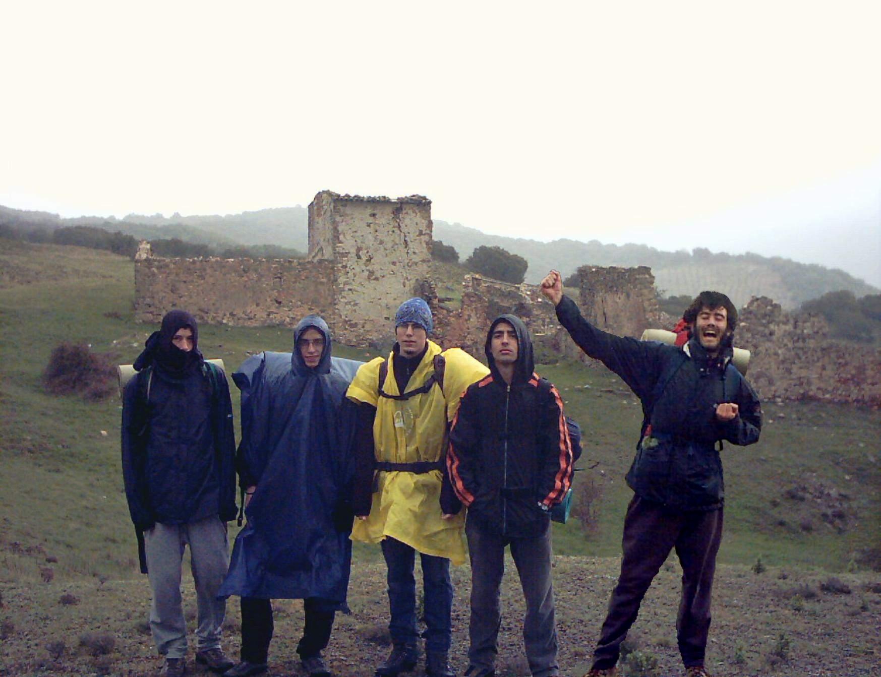 ruines1.JPG (217398 bytes)