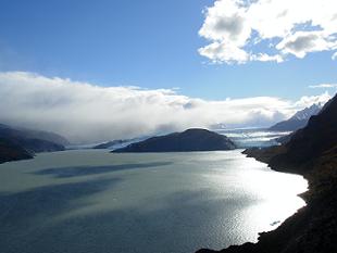 Vista del glaciar desde el mirador camino al camping Grey