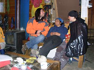 Carlos, Miky y Nico en el refugio