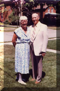 momdad1.jpg (544245 bytes)