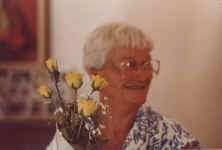 mom_flowers.JPG (124458 bytes)