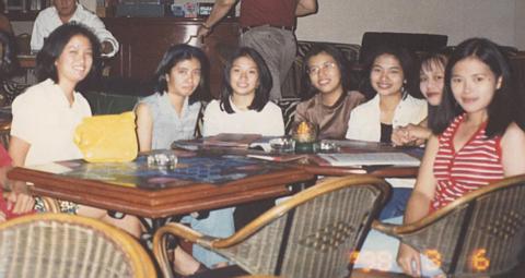 L-R:me,Agnes,Grace,
Atess,Aline,Karen,Maha