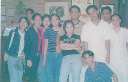 L-R:nina,joy,carmen,
me,carleen,ian,jas(sit),yotot,daniel,elise