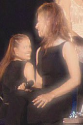 élise and Julie exchange grins during the medley in Paris