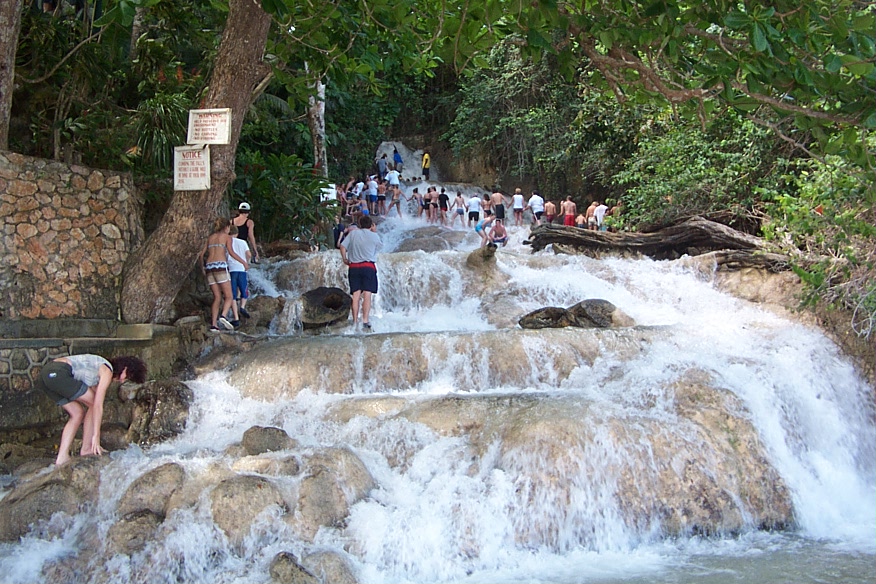 Damn thats a big waterfall...