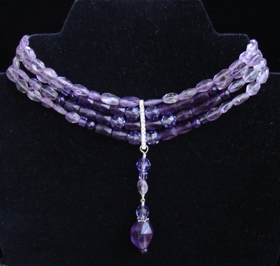 20040111-111-necklaces-009-400w (23K)