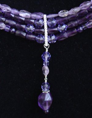 20040111-111-necklaces-009-crp-300w (18K)