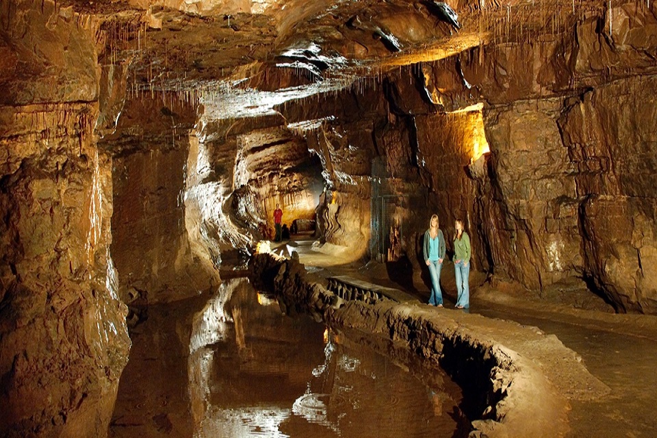 Dan Yr Ogof