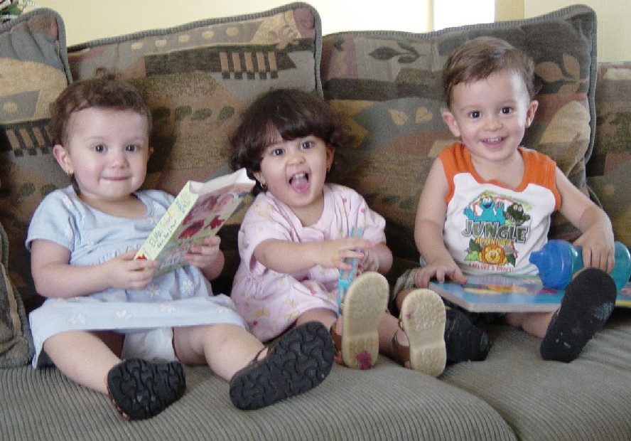 At Grandma's House (2002) - 1a�o y 6 meses!