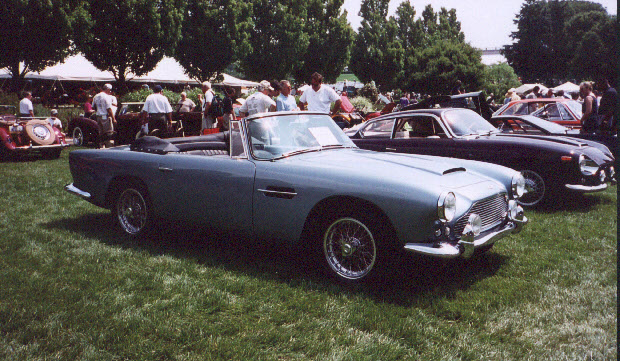 Aston Martin DB4