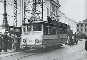 09_peq.jpg (21984 bytes)