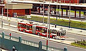 trolebus_en_Quito.JPG (24177 bytes)