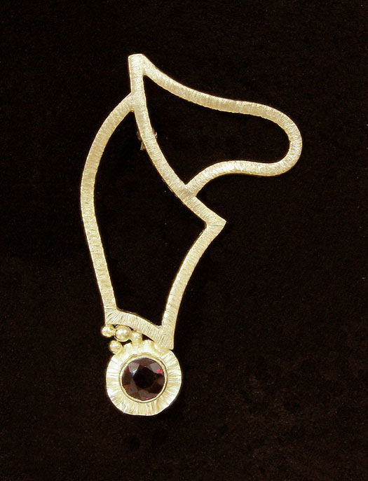 18K Royal Gold with Garnet