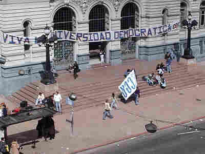 Hac� click aqu� y mir� m�s fotos del acto de 22/8/04
