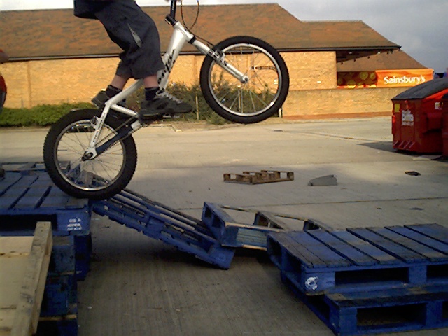 Crate gapping