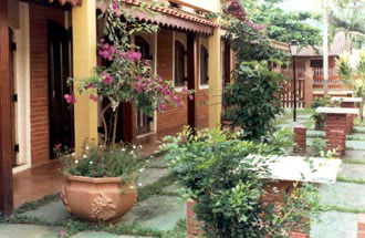 Visão lateral da pousada