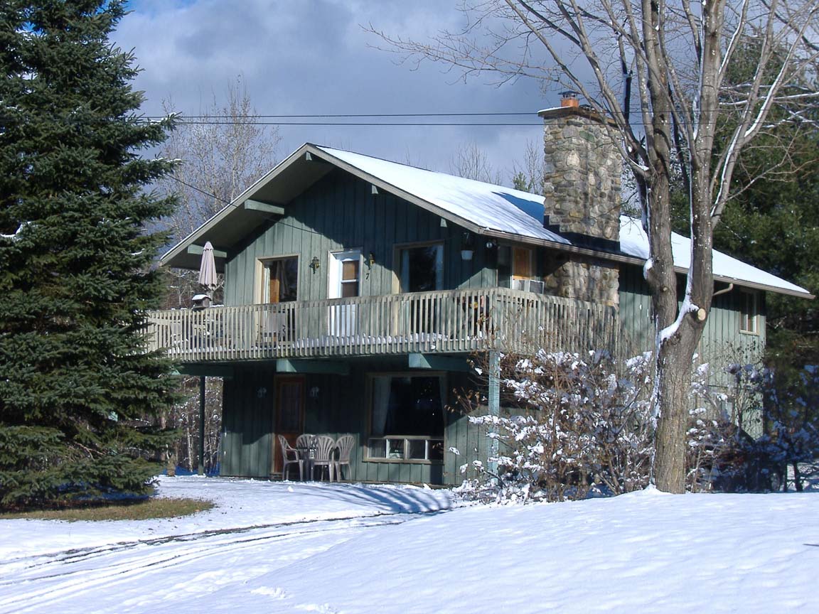 CHALET A LOUER COTTAGE FOR RENT SUTTON, QUEBEC